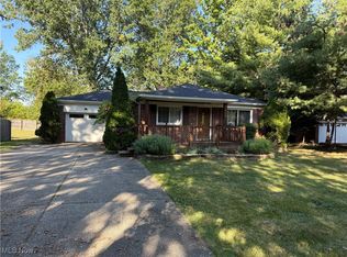 1528 Dover Center Rd, Westlake, OH 44145