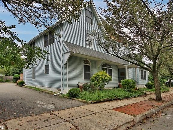 3rd image of 133 Center St #C3