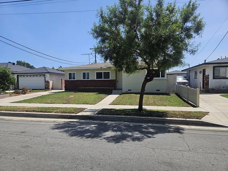 8552 Devenir Ave — Photo 25