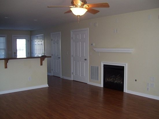 2nd image of 202 Colonnade St