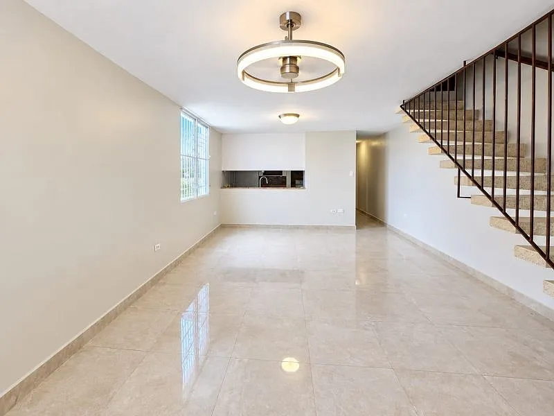 1 bed, 1.0 bath, 674 sqft, $1,300 — Photo 3