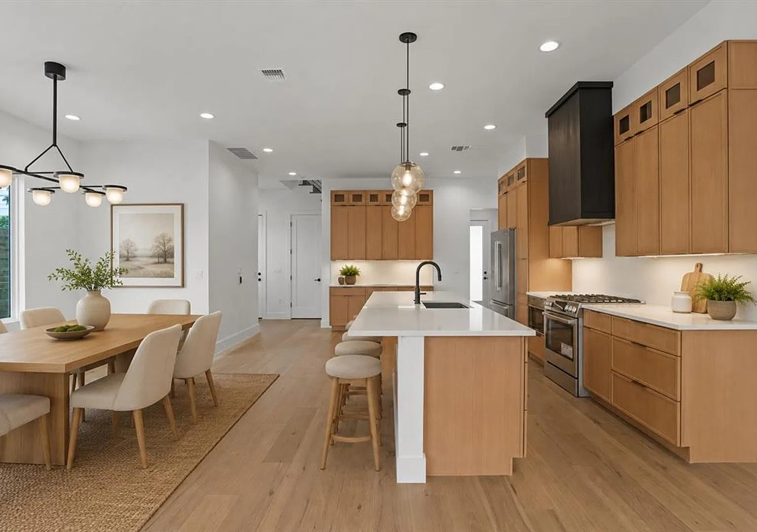 East Austin Style: New Construction, Fenced Yard & Skyline Views — Photo 2