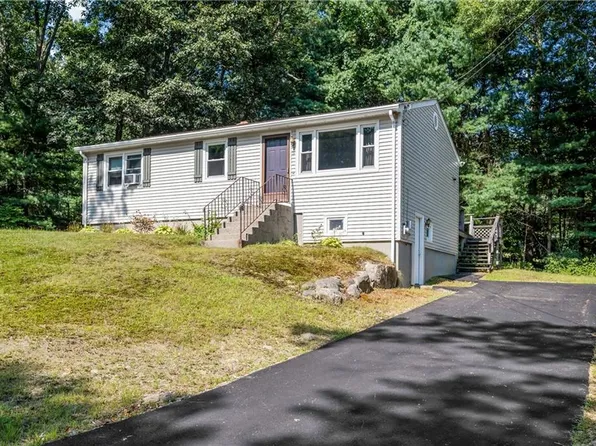 19 Hill Top Dr, Johnston, RI 02919