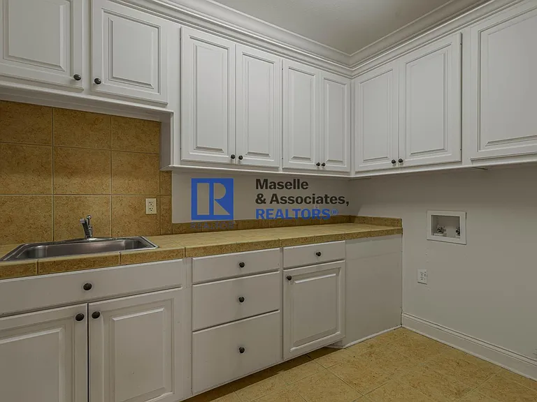 153 Hartfield Dr — Photo 20