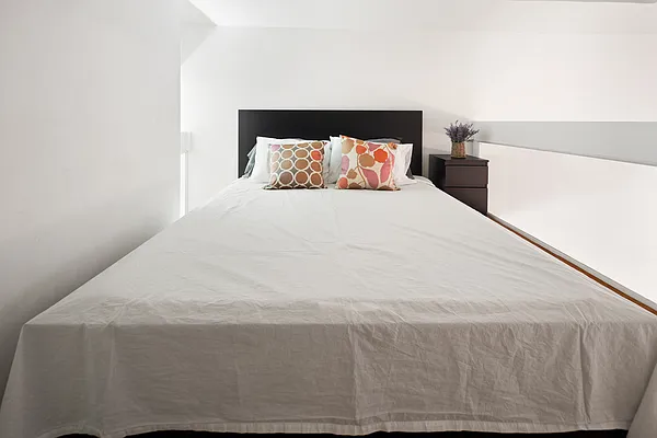 Rented by Keller Williams NYC | media 19