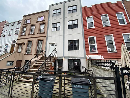 Rented by Premier Metro Realty Corp | media 18