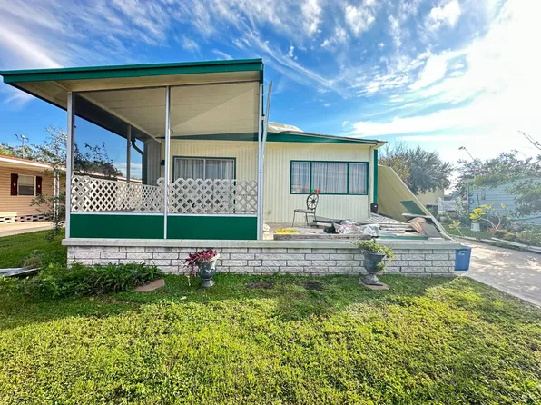 14300 66th St N #1002, Clearwater, FL 33764