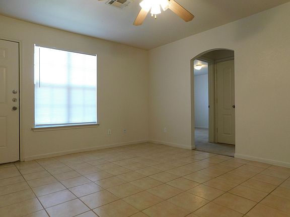 4th image of 410 Brittney Way APT A