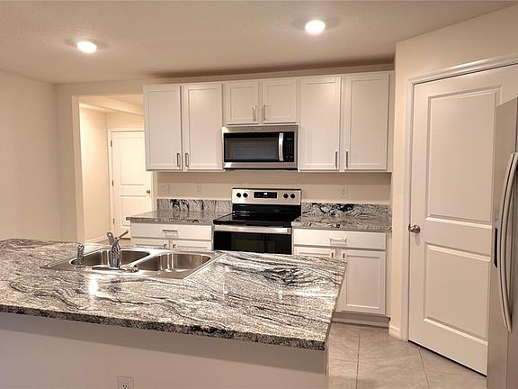 3rd image of 2194 Pinta Ave