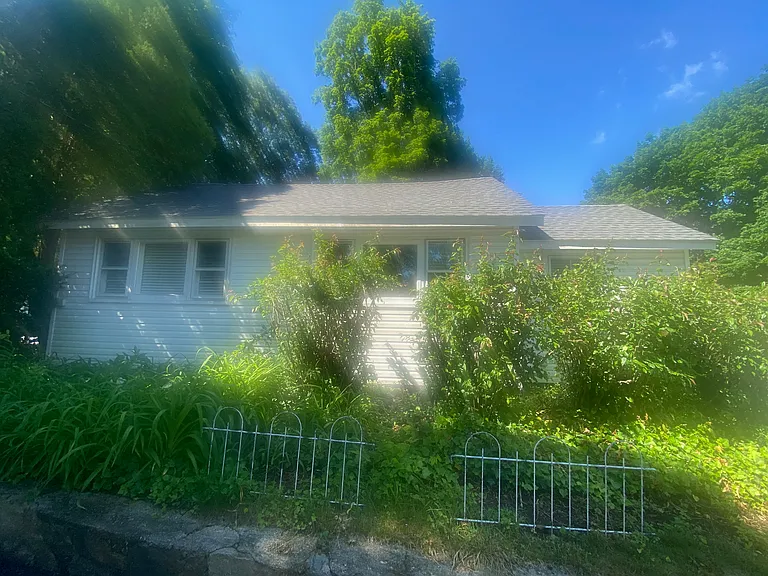 11 Shady Brook Ln #A — Photo 7