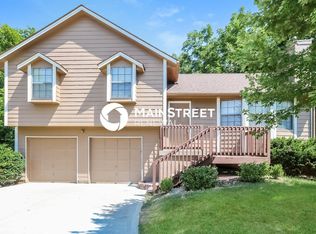 2136 NE Concord St, Lees Summit, MO 64086