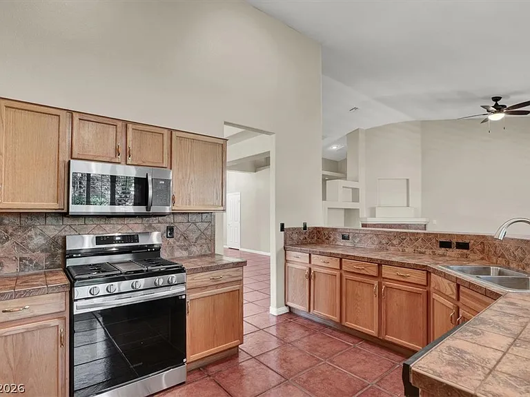 7308 Rustic Meadow St — Photo 4