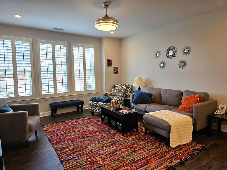 1207 Falling Rock Pl — Photo 3