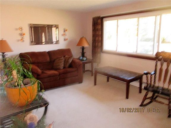 2nd image of 1033 Shady Ln
