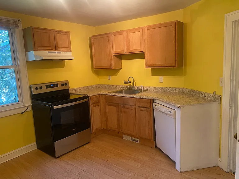 166 Courtland Pl #UP — Photo 12