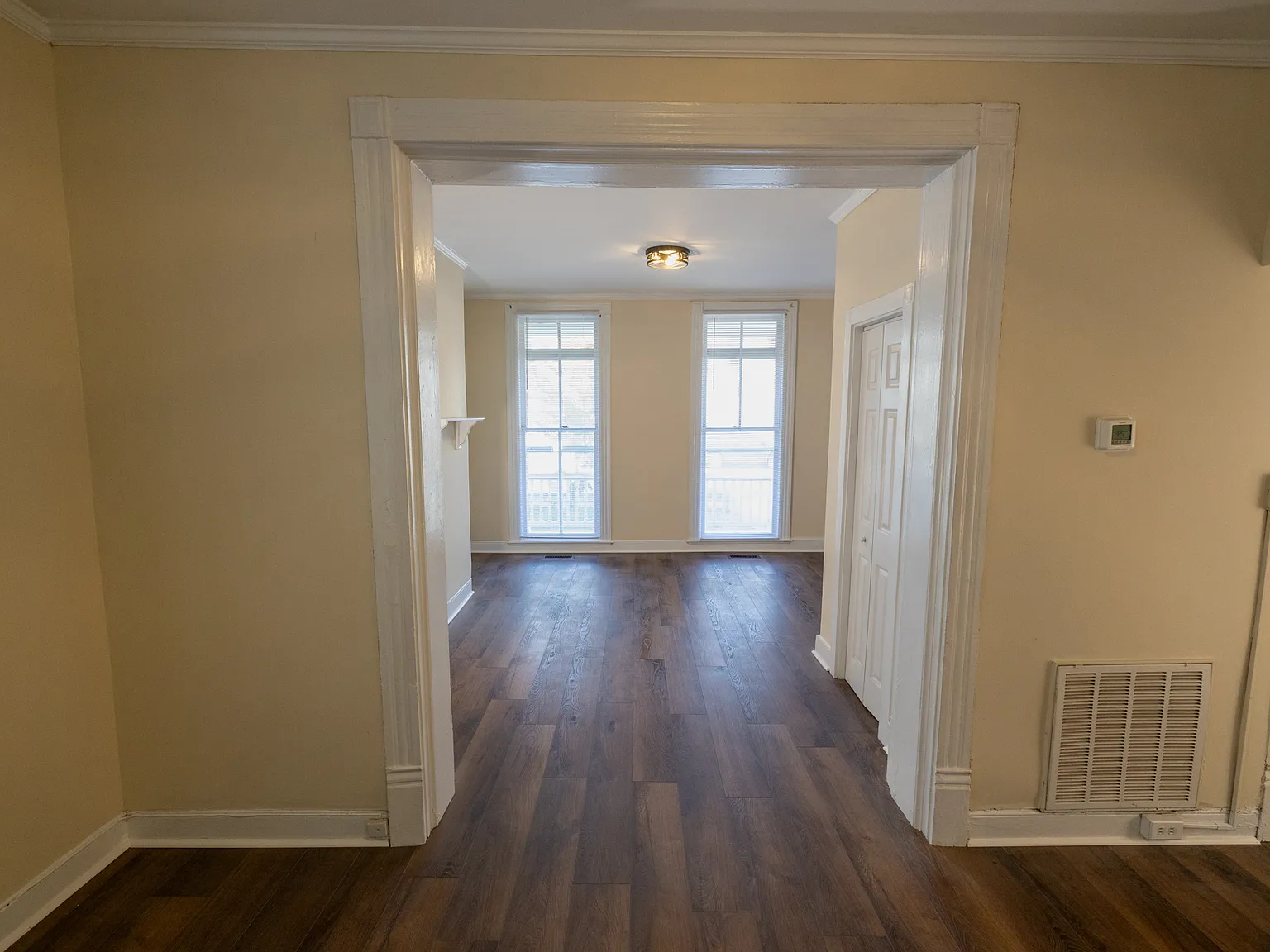 3 bed, 1.5 bath, 1395 sqft, $2,050 — Photo 4