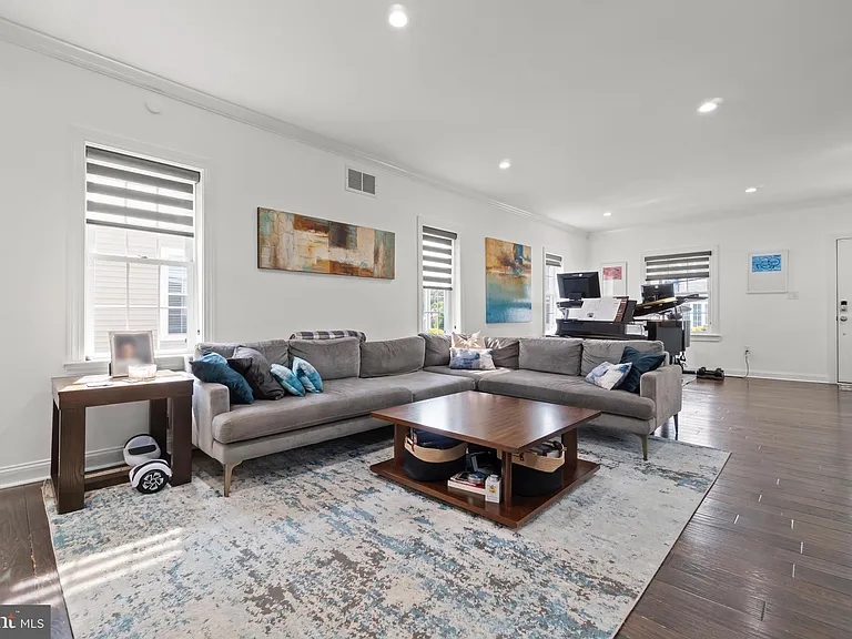 18 Wilkins Ave — Photo 11