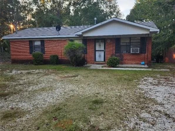 1412 Gautier St, Tuskegee, AL 36083