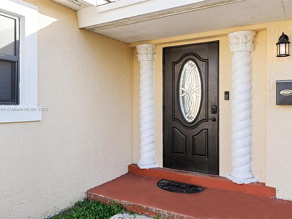 4th image of 2000 NW 191st St