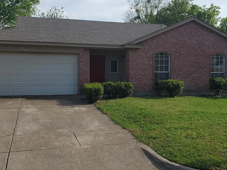612 Nightshade Dr — Photo 1