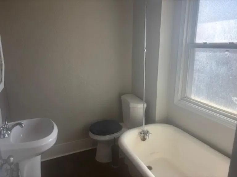 855 Vankirk St — Photo 5