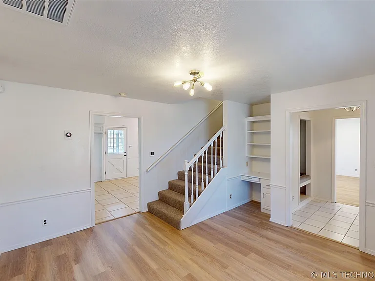 3316 Eagle Ct — Photo 8