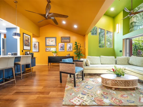 427 Akoakoa Pl, Kailua, HI 96734