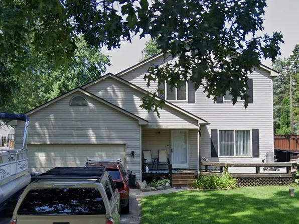 9988 Sedlock Ave, White Lake, MI 48386