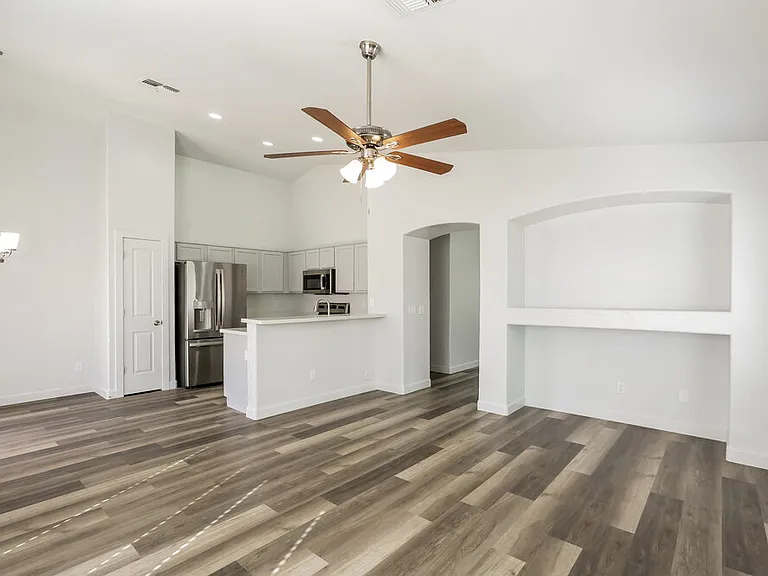 6417 W Magnolia St — Photo 8
