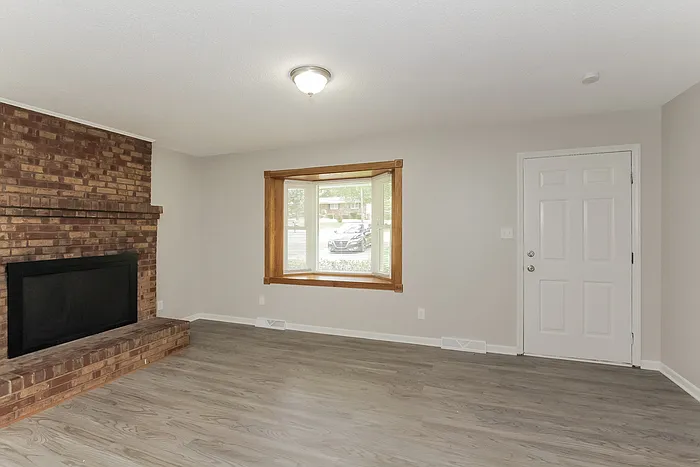 4808 Jamee Dr — Photo 2