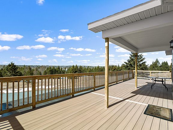 5th image of 18 Farms Edge Road