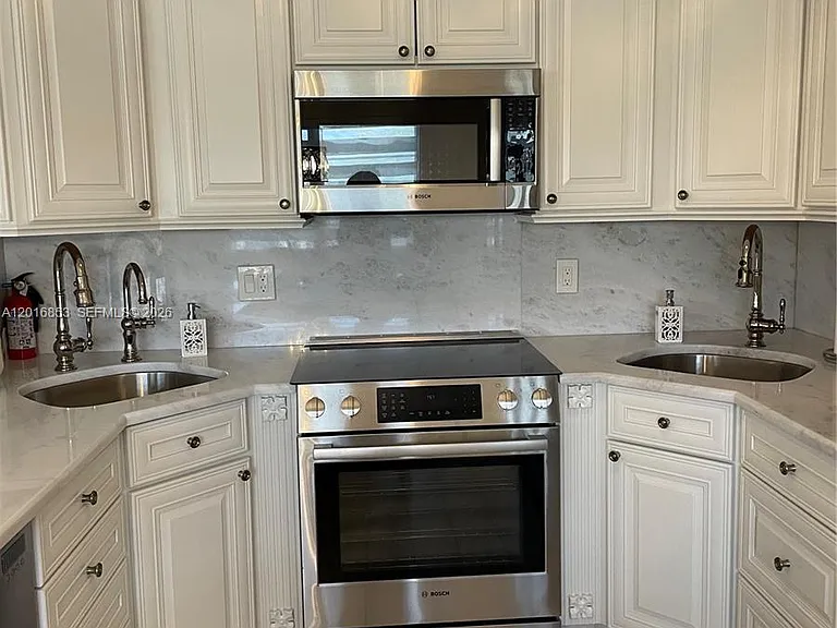 2091 Yarmouth E #2091 — Photo 14