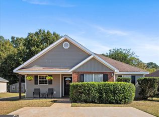302 Strawbridge Ln, Bonaire, GA