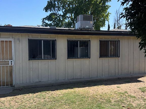 5th image of 3845 E Lowe Ave