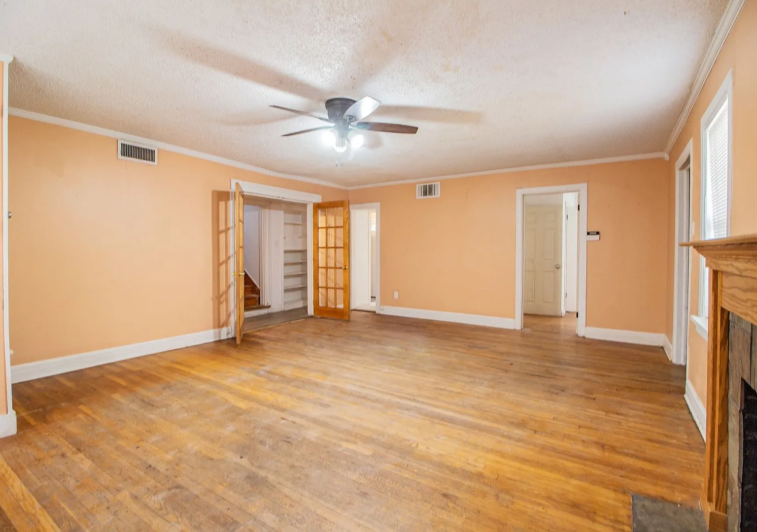 Spacious 4/2 Near TTU — Photo 4