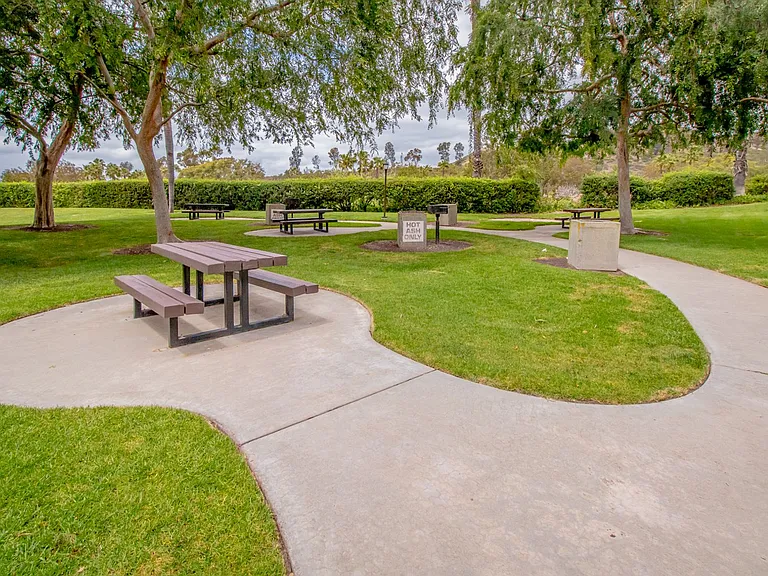 11066 Portobelo Dr — Photo 34