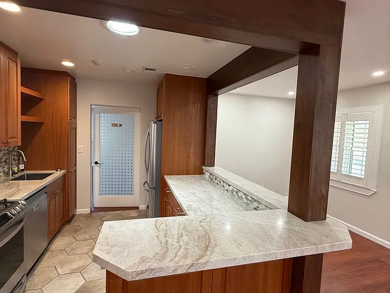 334 Roanoke Rd — Photo 5