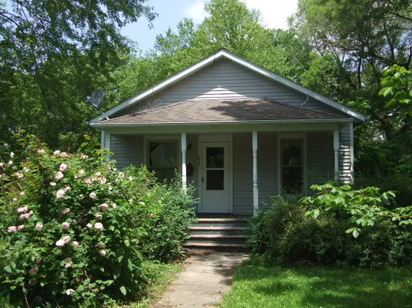 421 E Lincoln Ave, Onarga, IL 60955