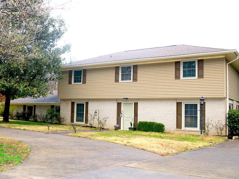 1st image of 592 Woodland Dr