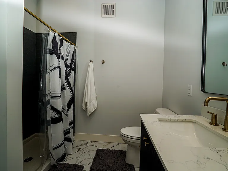 217 N Locust St #6A — Photo 20