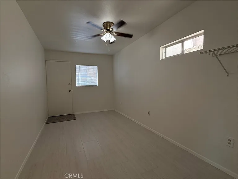 248 S Redwood Ave — Photo 11