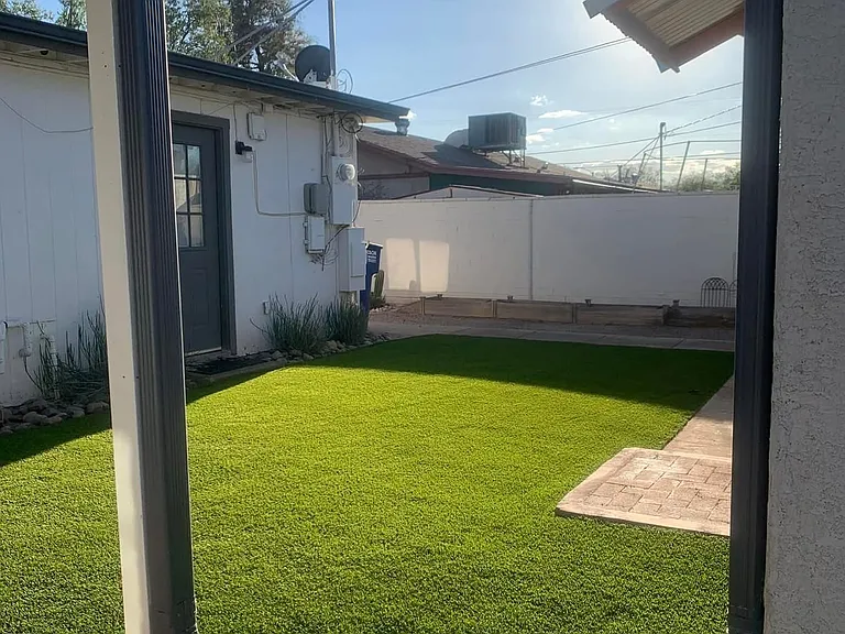 4817 E Montecito St — Photo 2