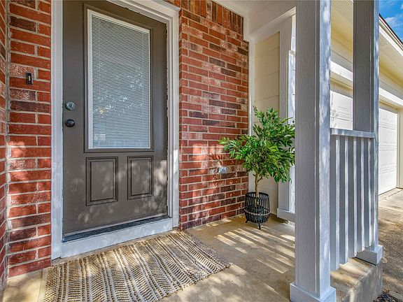 4th image of 15121 Meredith Ln