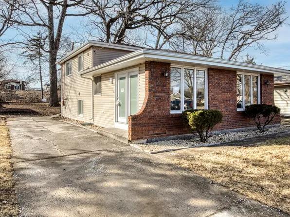 16128 Latrobe Ave, Oak Forest, IL 60452