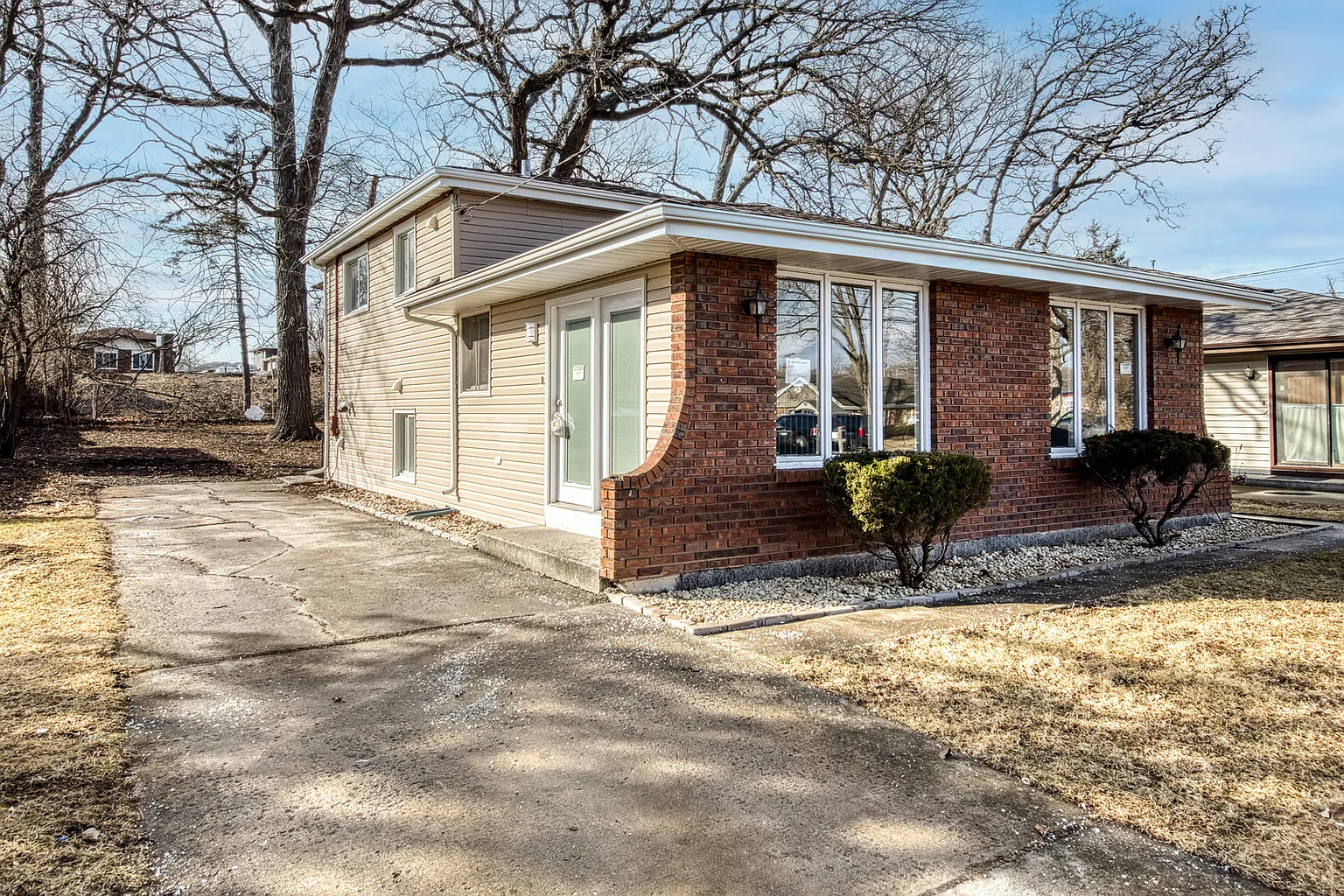 16128 Latrobe Ave photo 1