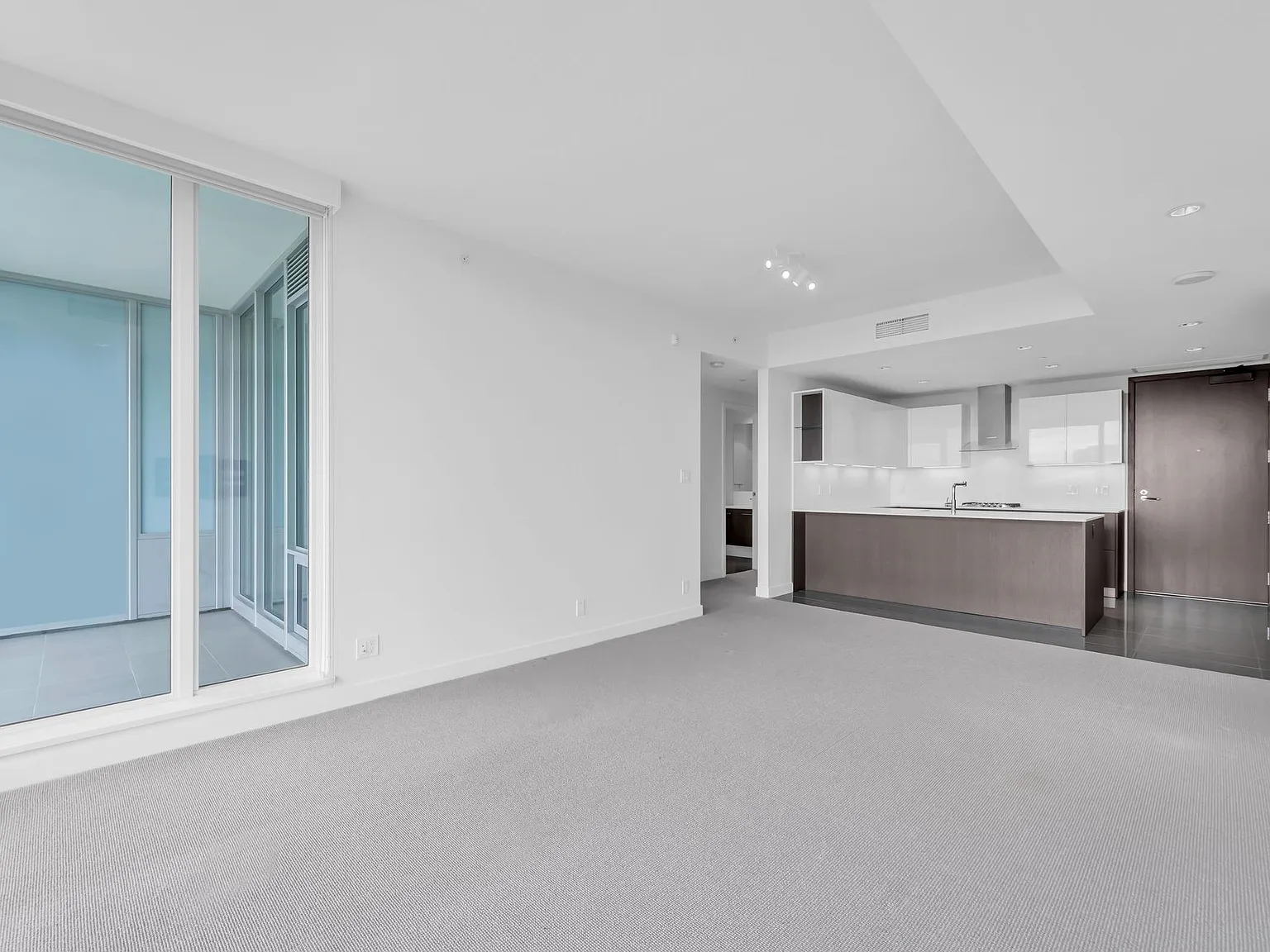 2 bed, 1009 sqft, $3,900 — Photo 4