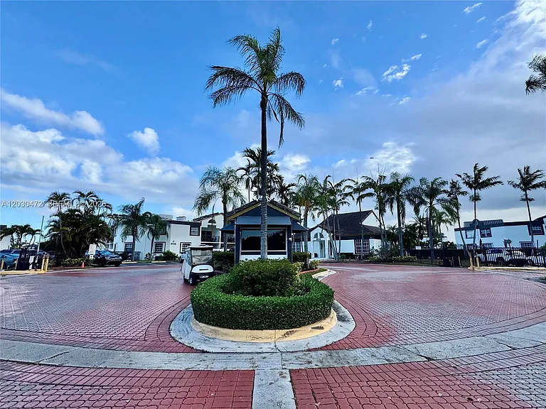 9711 Fontainebleau Blvd #D203 — Photo 40