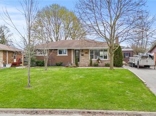 45 Driftwood Dr, Brantford, ON N3R 3K2