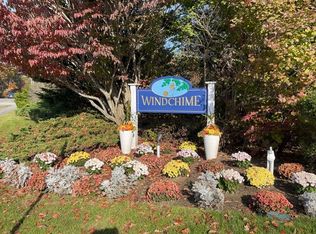 8 Green Ivy Ln, Mashpee, MA 02649