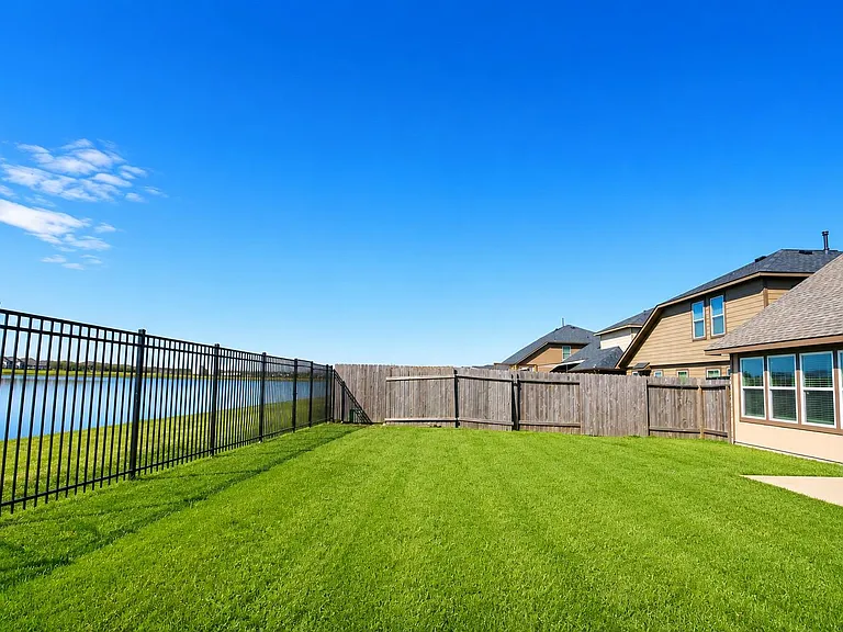 9218 Mission Arbor Ln — Photo 3